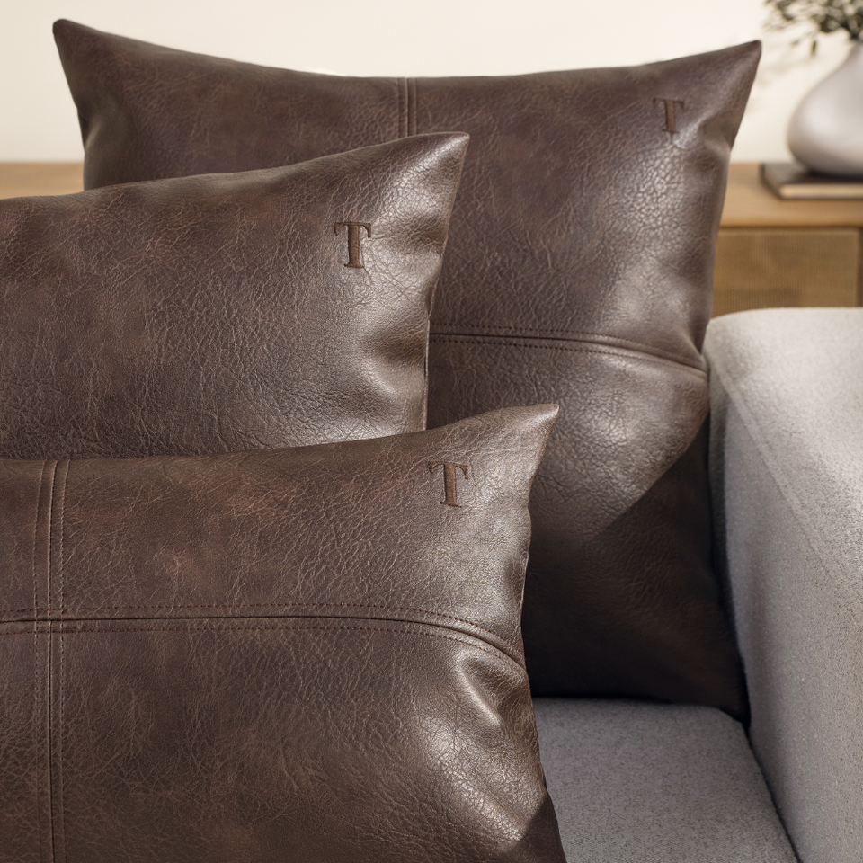 Almofada Silviero 100% Couro Sintético 45x45cm Trussardi