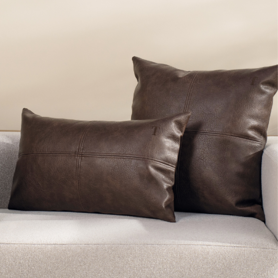 Almofada Silviero 100% Couro Sintético 45x45cm Trussardi