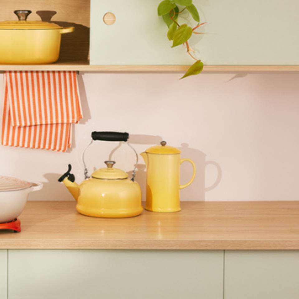 Chaleira Tradicional Com Apito 1,6L Camomille Le Creuset