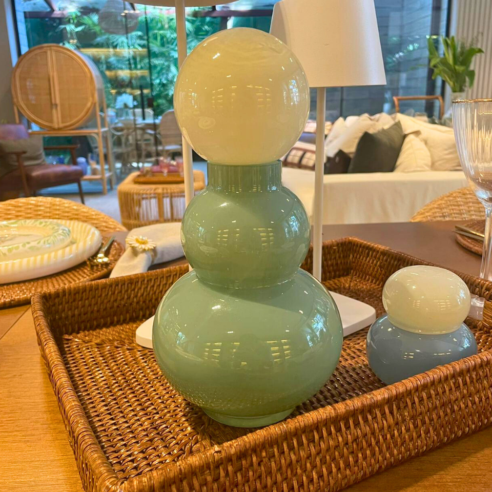 Garrafa Decorativa Verde e Bege Linha Contour