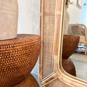 Banco Ampulheta Redonda em Rattan Natural Bahali