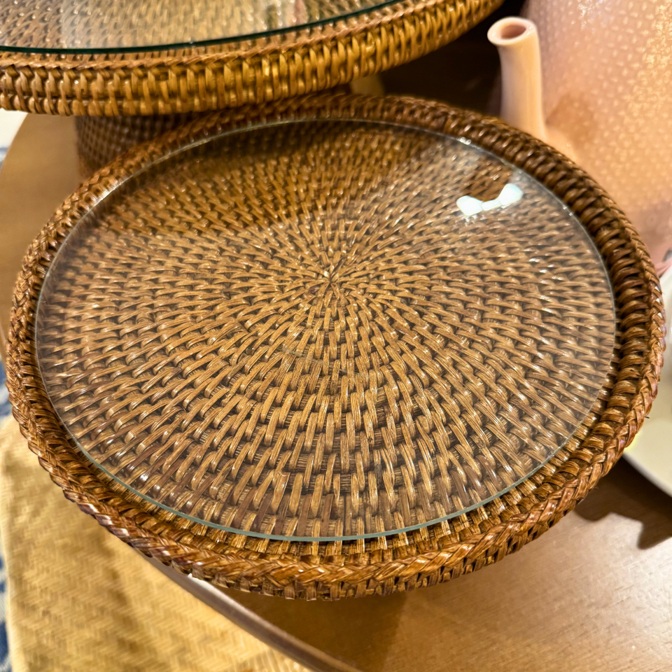 Boleira Pequena 25cm em Rattan com Tampo em Vidro Bahali