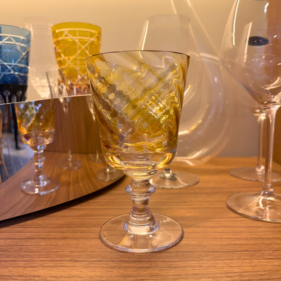 Taça Mozart em Puro Cristal para Água / Vinho Murano Colors Torcido Âmbar 450ml