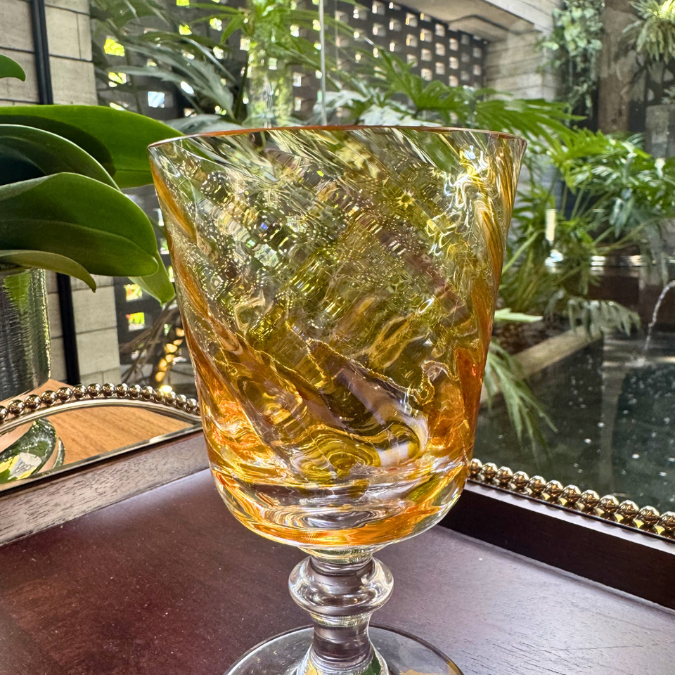 Taça Mozart em Puro Cristal para Água / Vinho Murano Colors Torcido Âmbar 450ml