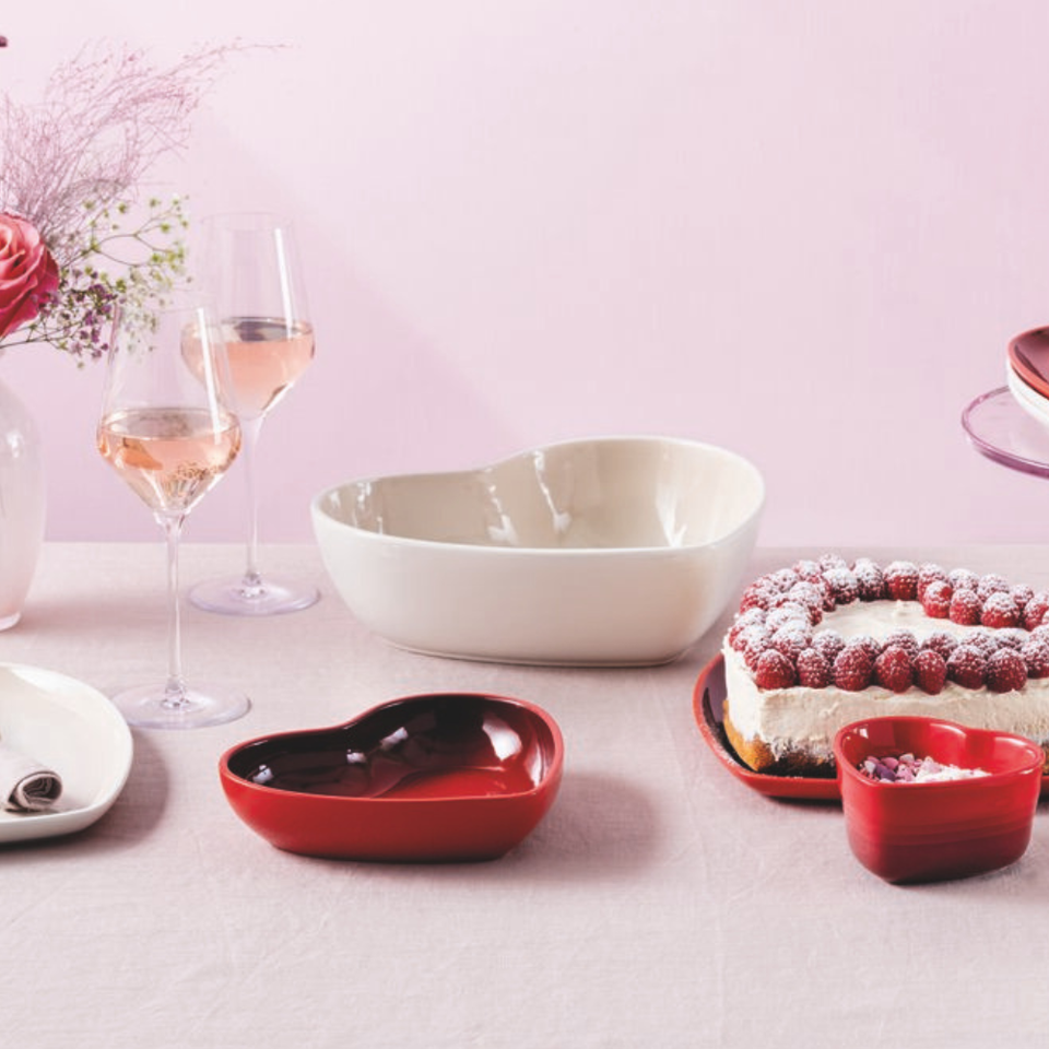 PRÉ-VENDA: Bowl Cerâmica Sphere Seoul Coração Vermelho 650ml Le Creuset