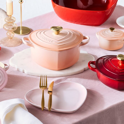 PRÉ-VENDA: Prato de Coração Sphere Seoul 23cm Shell Pink Le Creuset