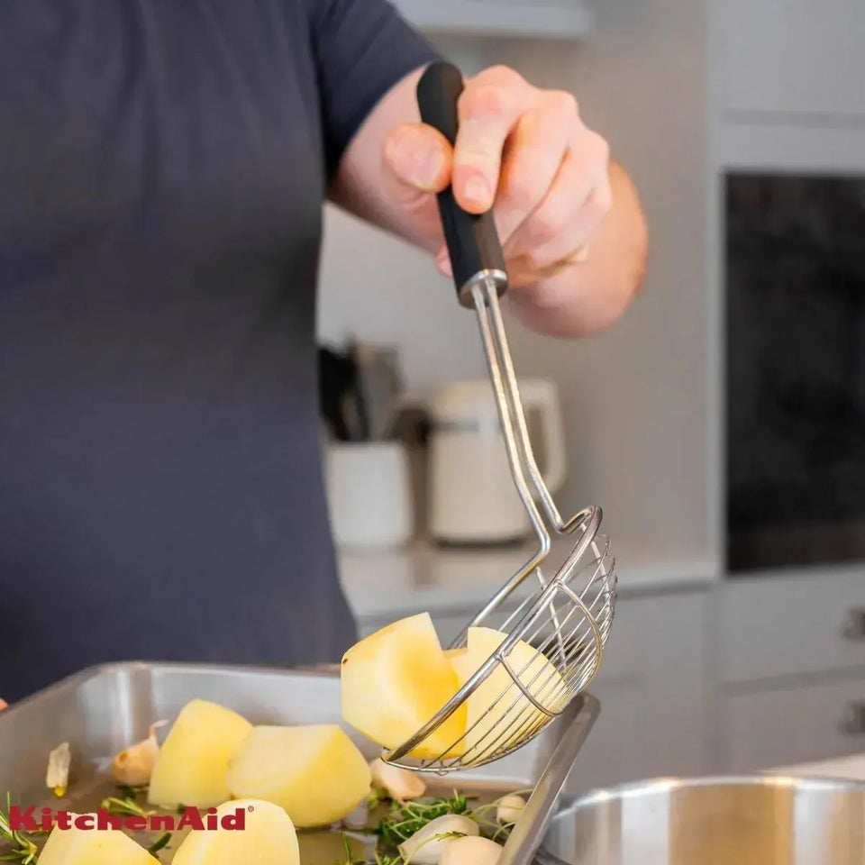 Escumadeira Aço Inox Fritura Preta KitchenAid