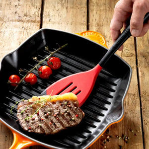 Espátula Vazada Revolution Vermelha Le Creuset