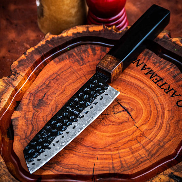 Faca Santoku Artesanal Artemano em Aço Carbono 256 Camadas com Cabo em Madeira Wengué