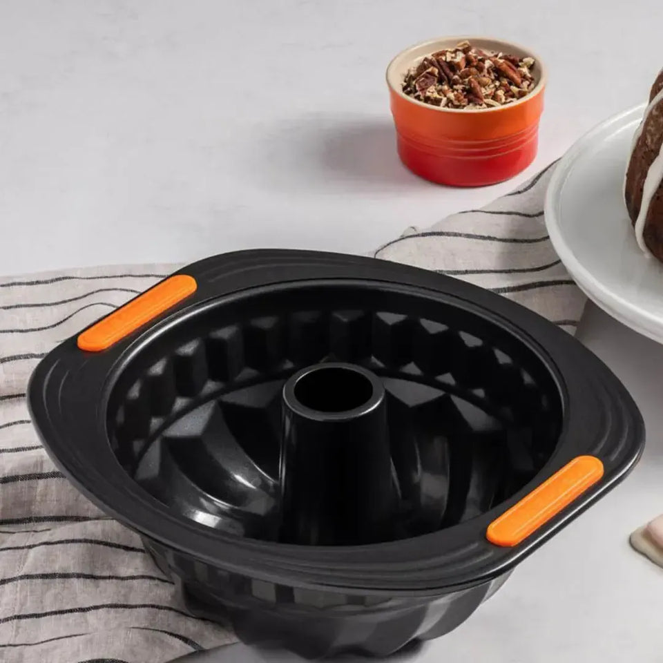 Forma Redonda Alta Vazada 22cm Metal Bakeware Le Creuset