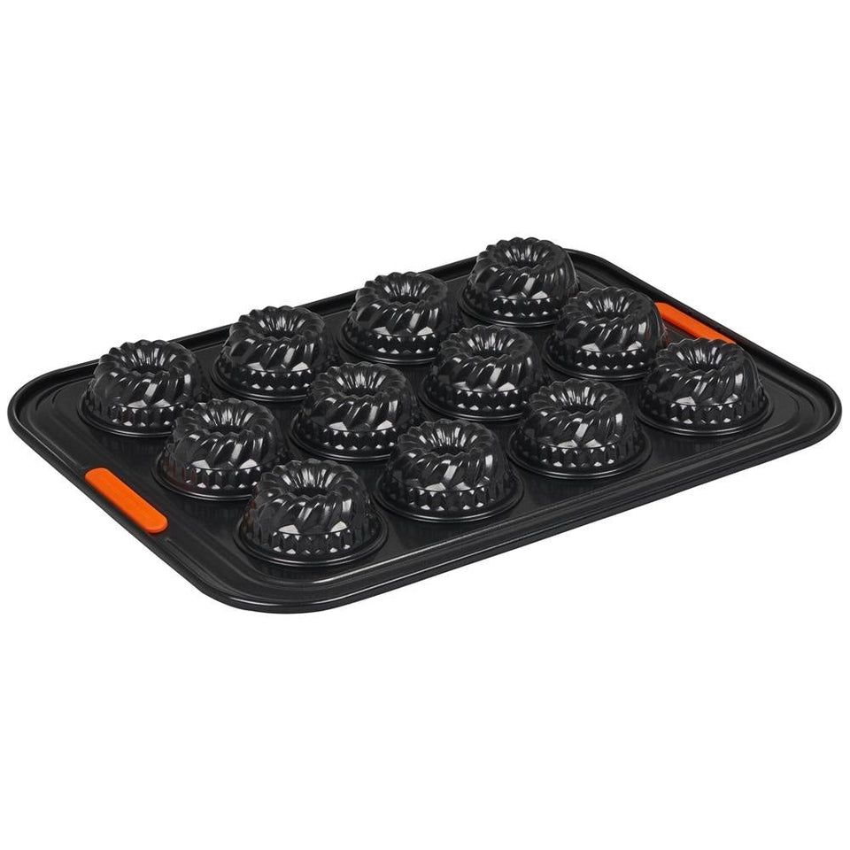 Forma para 12 Mini Bundts Metal Bakeware Le Creuset