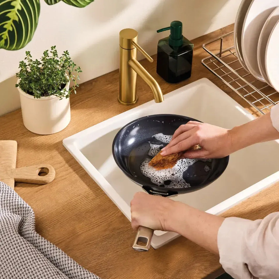 Frigideira Rasa Antiaderente 28cm ENSC Le Creuset