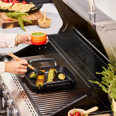 Grelha Quadrada com Alças Alpine Matte Black 26cm Le Creuset