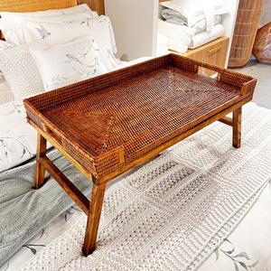 Bandeja Retangular em Rattan com Pés Bahali 65x40x6cm