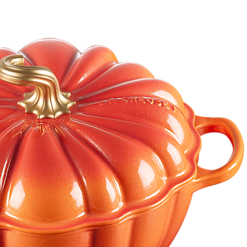 PRÉ-VENDA: Panela Abóbora Le Creuset Halloween Signature Flamme Dorée com Pegador Dourado 3,7L 24cm