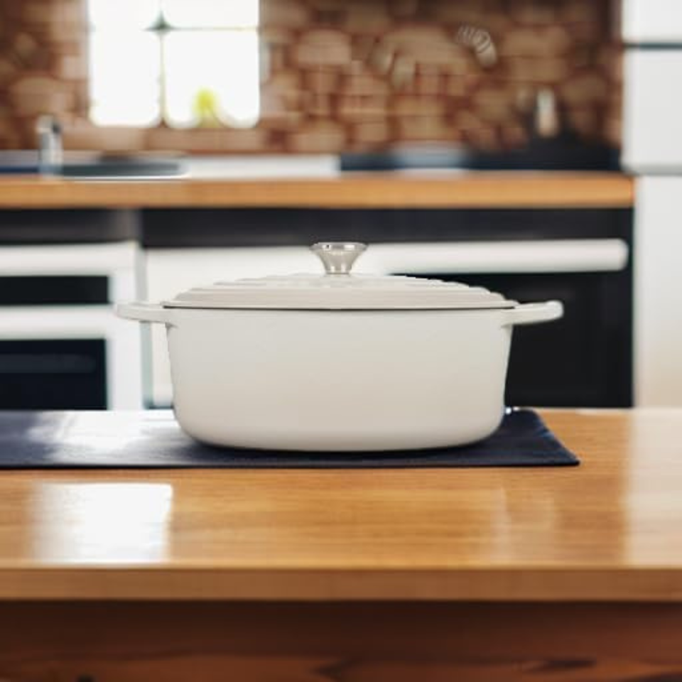 Panela Le Creuset Oval Signature Branca 7,5L 33cm