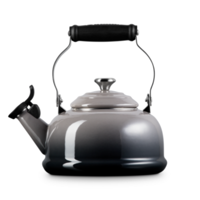 PRÉ-VENDA: Chaleira Tradicional Com Apito 1,6L Flint Le Creuset