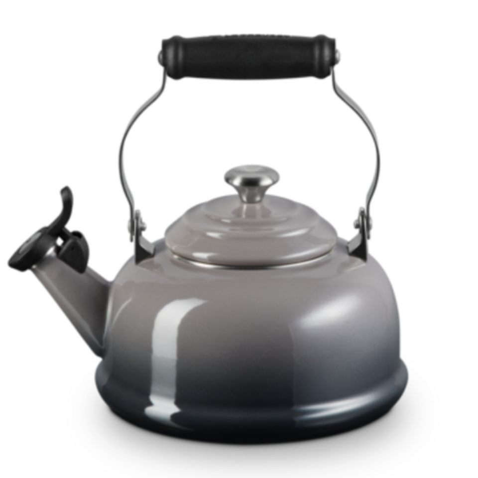 PRÉ-VENDA: Chaleira Tradicional Com Apito 1,6L Flint Le Creuset