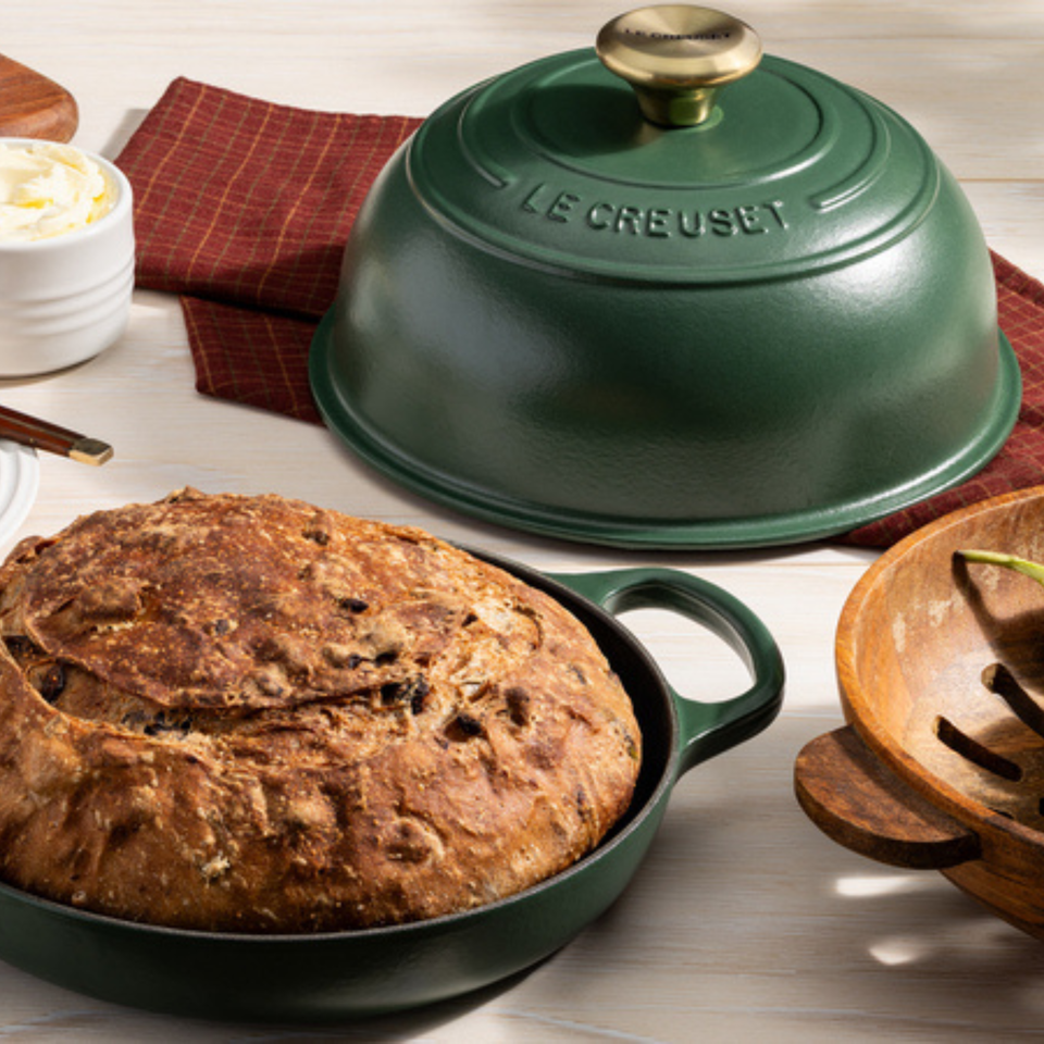 Panela Le Creuset para Pão Signature Foret com Pegador Dourado 24cm