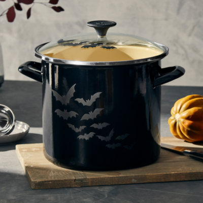 PRÉ-VENDA: Stockpot Morcego Aço Esmaltado Black Onyx com Tampa Vidro e Pegador Inox 7,6L 22cm Le Creuset