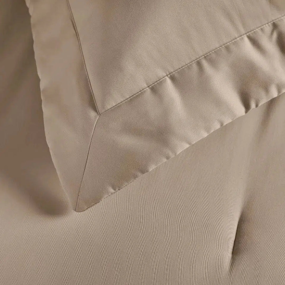 Jogo 2 Porta Travesseiros Dianna 300 Fios Cetim 100% Algodão Egípcio Nocciola 50x70cm Trussardi