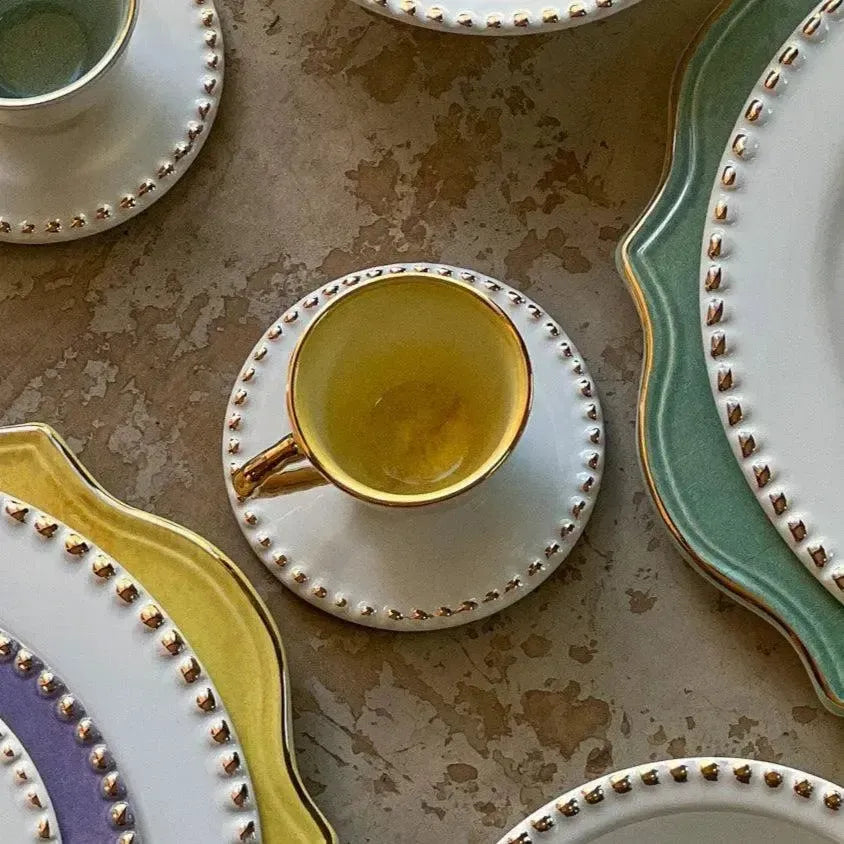 Jogo 6 Xícaras de Café com Pires Cerâmica Brasilis Amarelo com Filete em Ouro 100ml Scalla