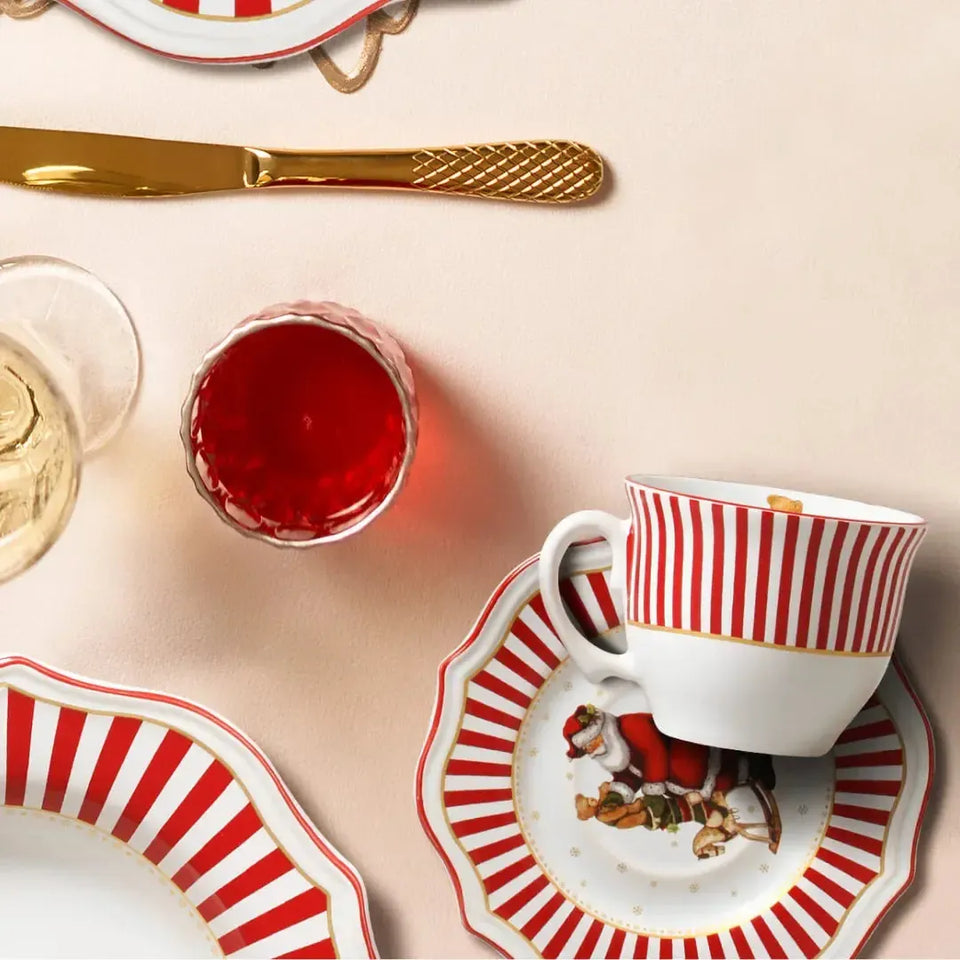 Jogo 6 Xícaras de Café com Pires Cerâmica Vermelho Filete Dourado Christmas Charm Scalla