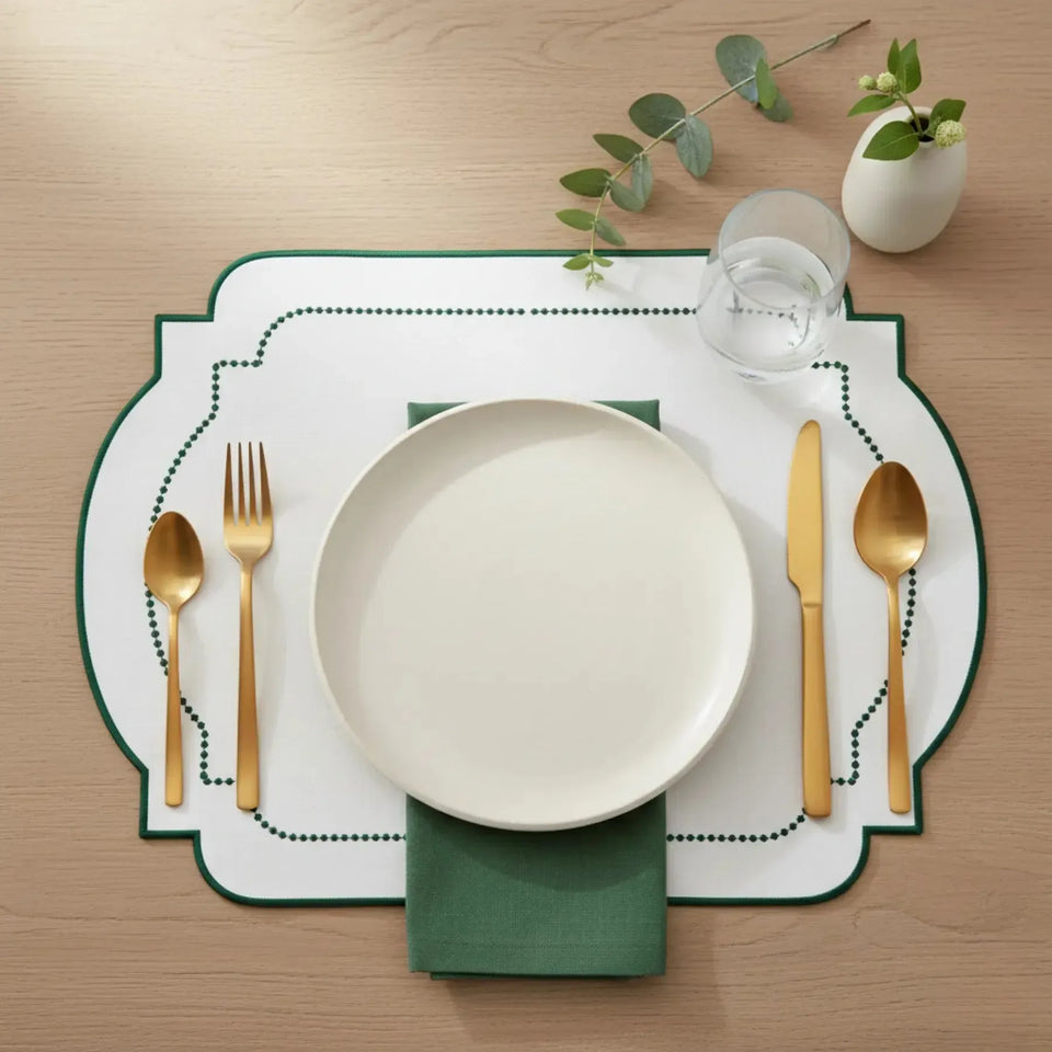 Jogo Americano Nylon Off White Bordado Verde Escuro