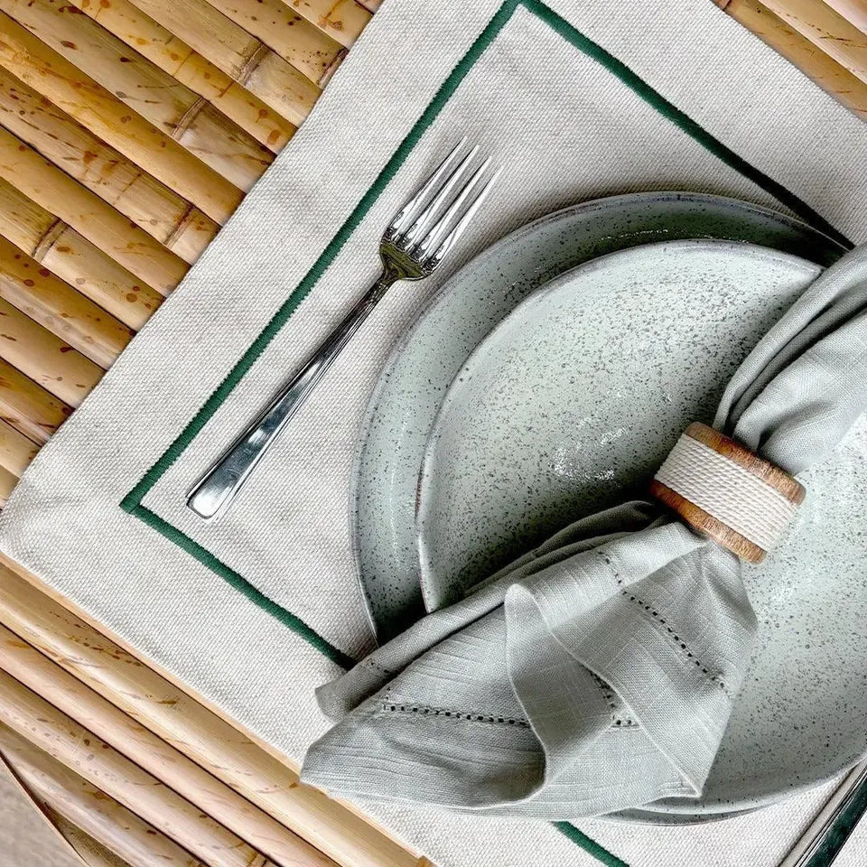 Jogo Americano Retangular Linho Off White Borda Verde 38x52