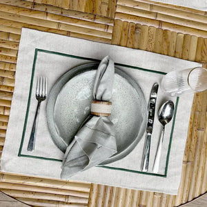 Jogo Americano Retangular Linho Off White Borda Verde 38x52