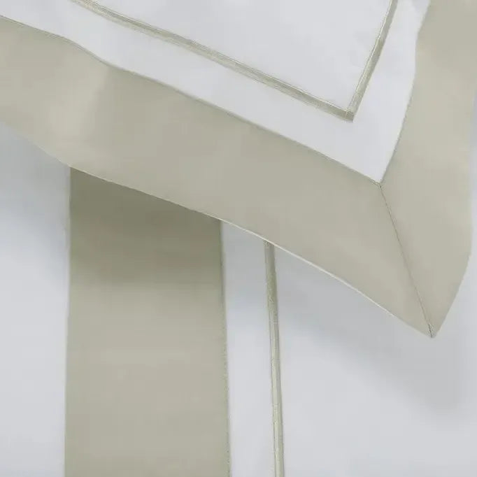 Jogo de Cama Queen Fiesole 4 Pçs 200 Fios 100% Algodão Branco / Grigio Trussardi