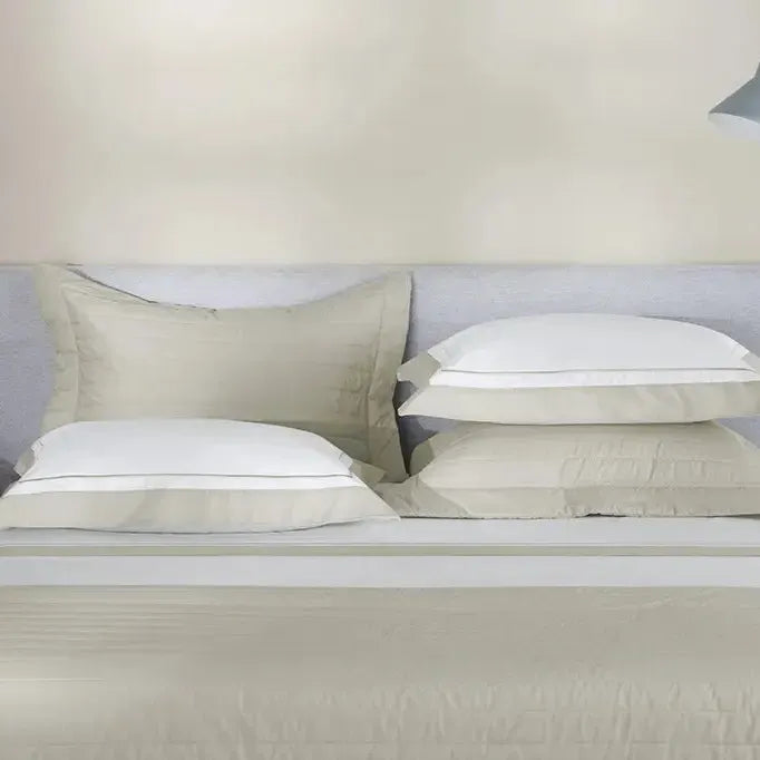 Jogo de Cama Queen Fiesole 4 Pçs 200 Fios 100% Algodão Branco / Grigio Trussardi