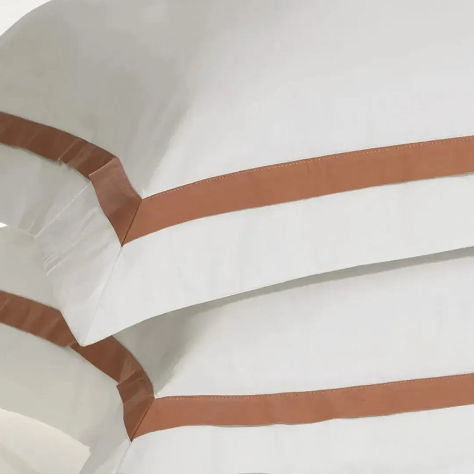 Jogo de Cama Queen Vercelli 4 Pçs 300 Fios 100% Algodão Egípcio Branco / Solare Trussardi