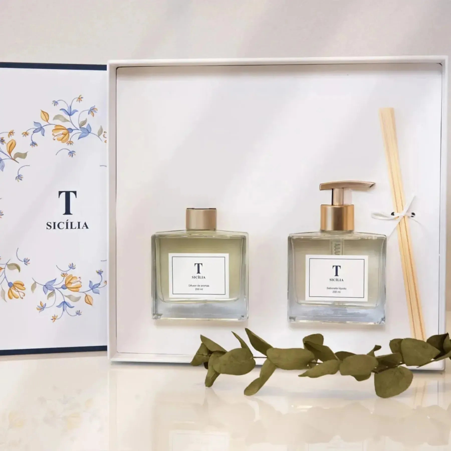 D&Gスーツ　TRUSSARDIシャツ　3点セット 4T（101㎝〜107㎝） Kit Presente Óleo Difusor Sicília – Aroma Cítrico e Sofisticado