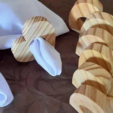 Kit com 4 Anéis para Guardanapo Madeira Coração
