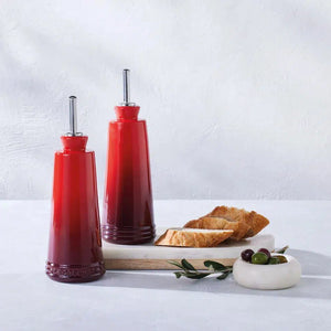 Kit com Porta Azeite e Vinagre Cerâmica Vermelho 300ml Le Creuset