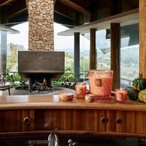 Mini Vela Voluspa Lata Spiced Pumpkin Latte 25 Horas