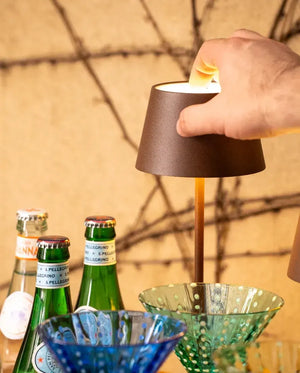 OUTLET: Luminária Portátil de Mesa Corten Marcella Mini