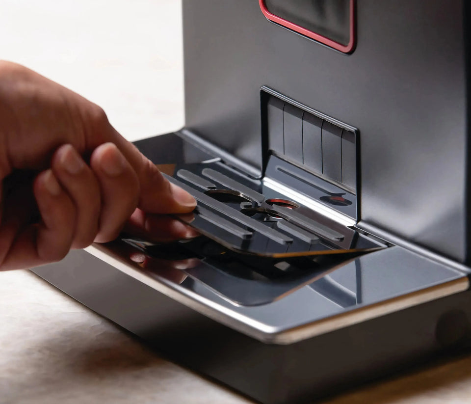 PRÉ-VENDA: Cafeteira Espresso Automática Magenta Plus 127V