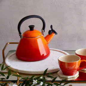PRÉ-VENDA: Chaleira Kone Laranja 1,6L Le Creuset