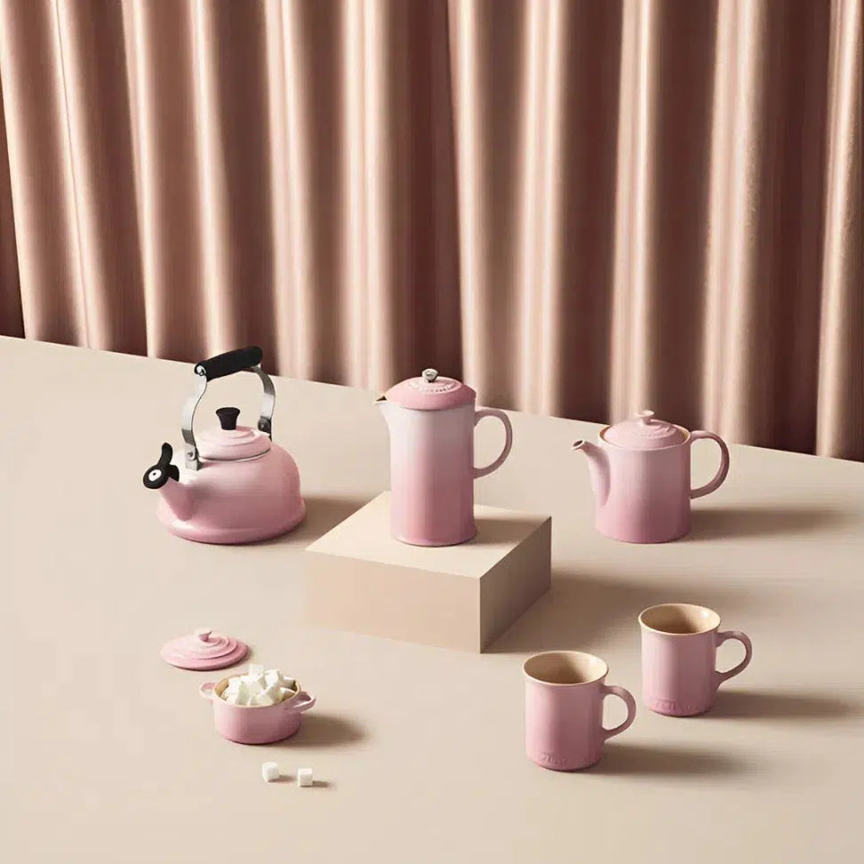 PRÉ-VENDA: Chaleira Tradicional Com Apito 1,6L Shell Pink Le Creuset