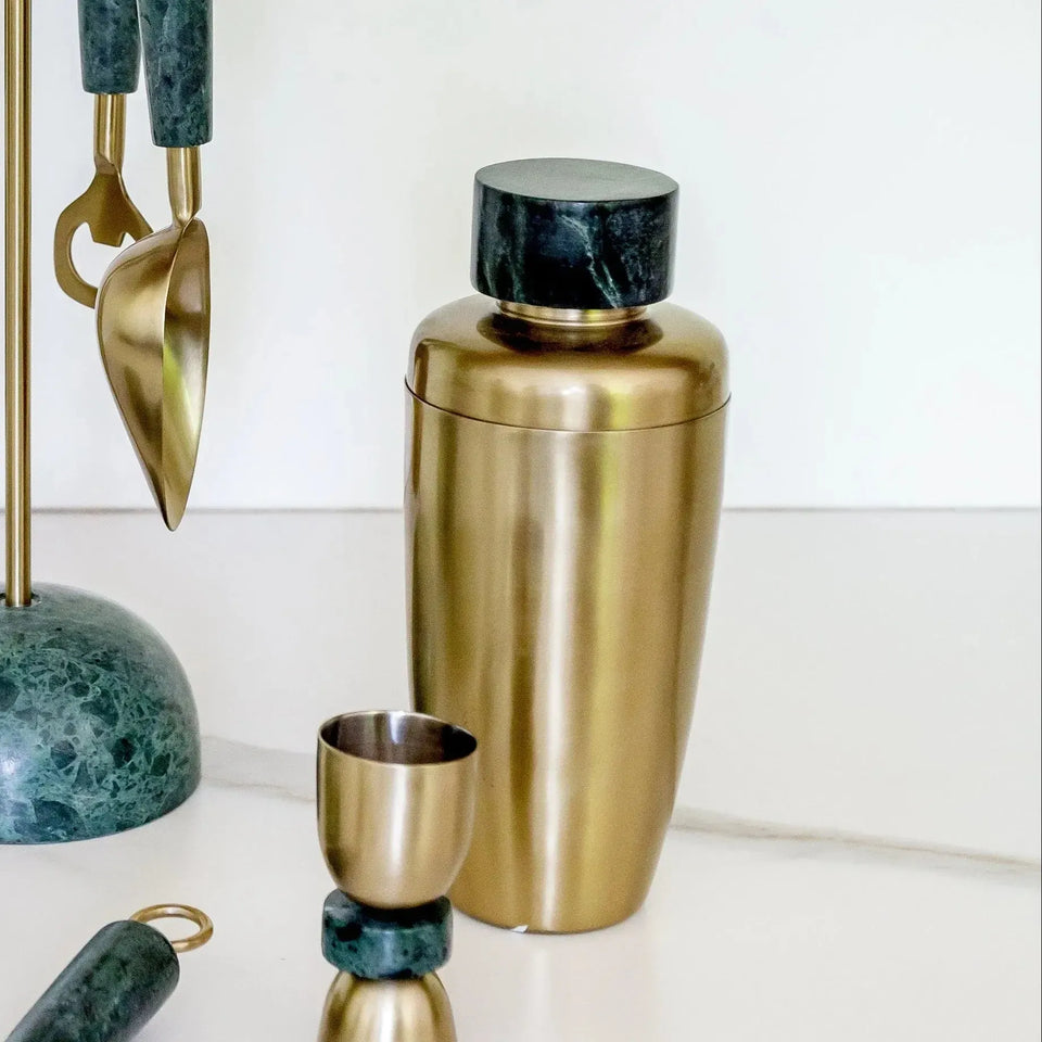 PRÉ-VENDA: Coqueteleira Dourada Detalhe Green Marble