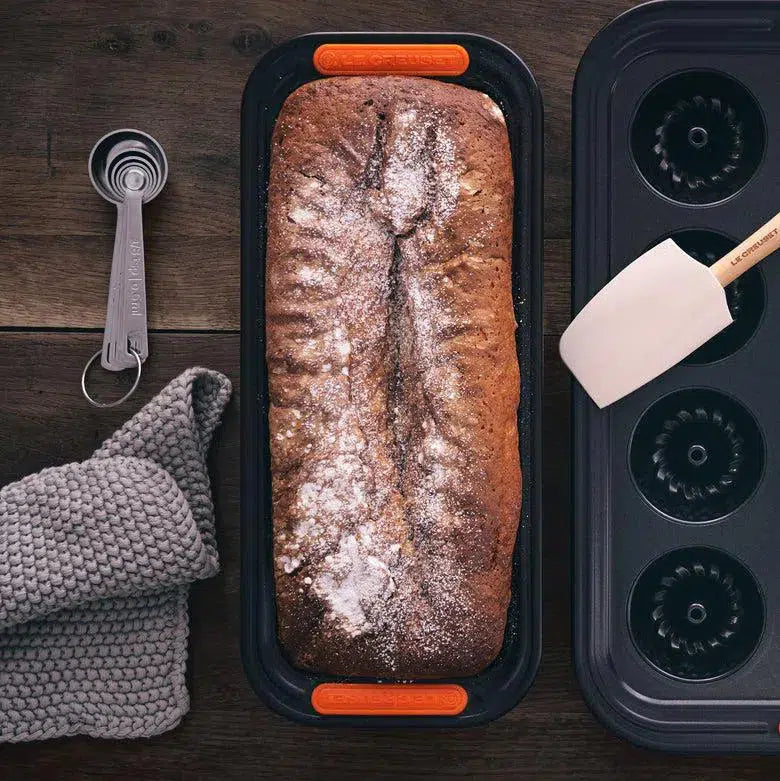 PRÉ-VENDA: Forma Retangular Funda para Pão 30cm Metal Bakeware Le Creuset