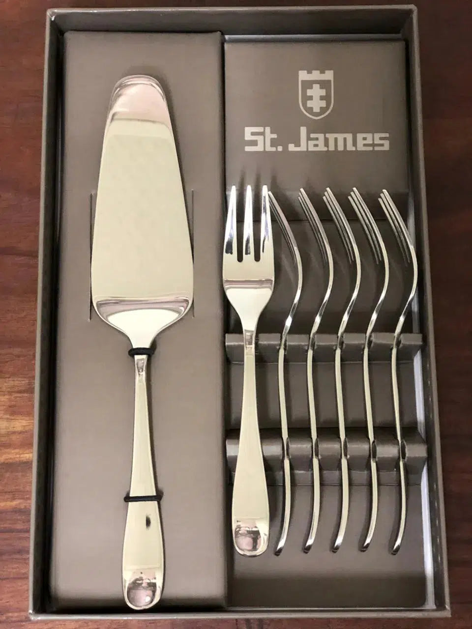 PRÉ-VENDA: Jogo Espátula + 6 Garfos para Bolo St. James Serenity Inox