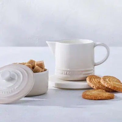 PRÉ-VENDA: Kit com Porta Creme 300ml e Açúcar 250ml Signature Cerâmica Meringue Le Creuset