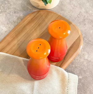 PRÉ-VENDA: Kit com Saleiro & Pimenteiro Cerâmica Laranja 110ml Le Creuset