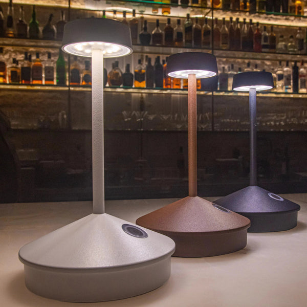 PRÉ-VENDA: Luminária Portátil de Mesa Corten Isabella