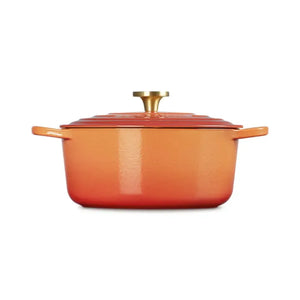 PRÉ-VENDA: Panela Le Creuset Redonda Signature Flamme Dorée com Pegador Dourado 6,7L 28cm