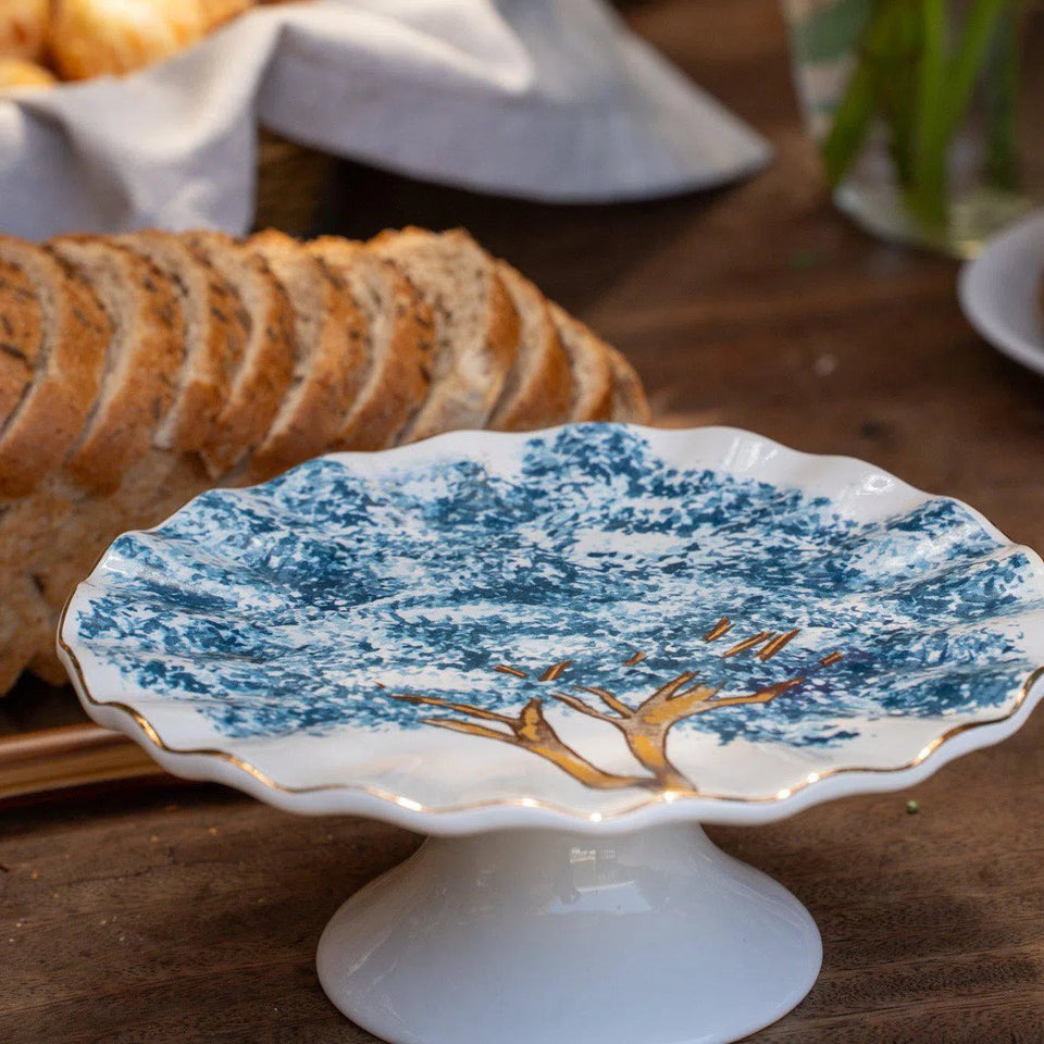 PRÉ-VENDA: Porta Petit Four com Pé Cerâmica Ypê Azul com Filete de Ouro Scalla