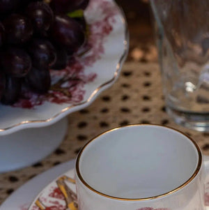 PRÉ-VENDA: Porta Petit Four com Pé Cerâmica Ypê Rosa com Filete de Ouro Scalla